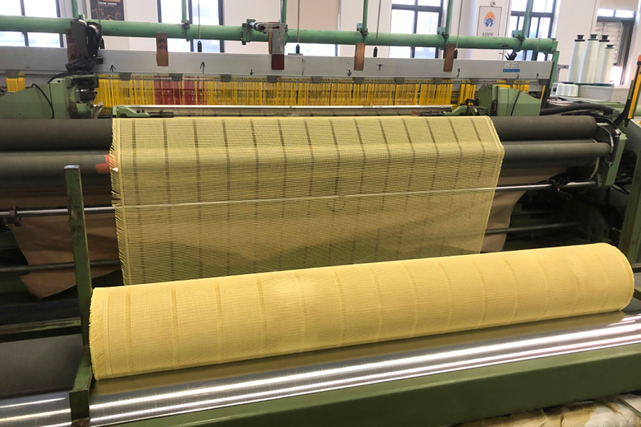 Yüksek mukavemetli aramid takviyeli Örgü Kumaş Rulosu – kompozit temel malzemeler için